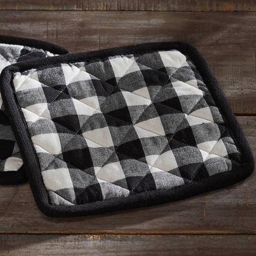 Black and white check pot holder